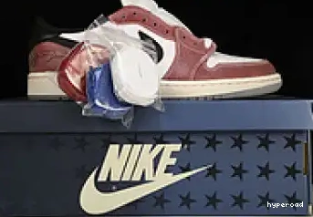 Hyperoad x OG Room Air 1 Trophy Jordan Low 0427